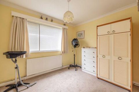 3 Old Ferry Drive, Wraysbury, Staines-upon-thames, TW19 5EH