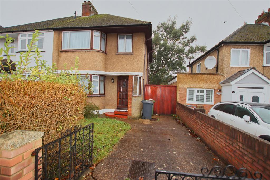 Bullhead Road, Borehamwood 3 bed semidetached house for sale £550,000