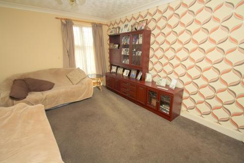 3 bedroom terraced house for sale - Viola Avenue, Staines-upon-Thames, TW19