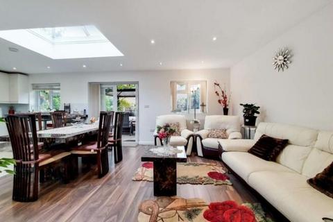 15 Jersey Road, Hounslow, TW3 4BQ