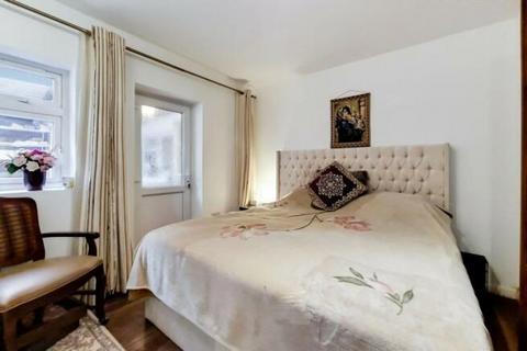 15 Jersey Road, Hounslow, TW3 4BQ