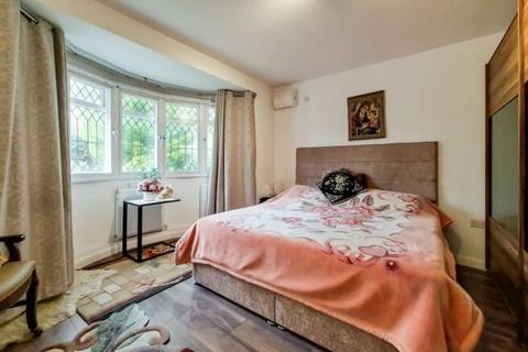 15 Jersey Road, Hounslow, TW3 4BQ