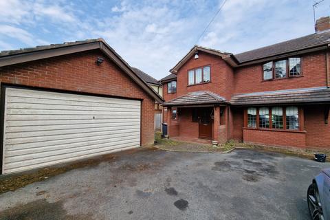 4 bedroom detached house for sale, Keepers Lane, Codsall WV8