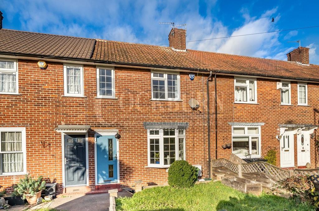 Dunkery Road, Mottingham, SE9 2 bed terraced house for sale £385,000