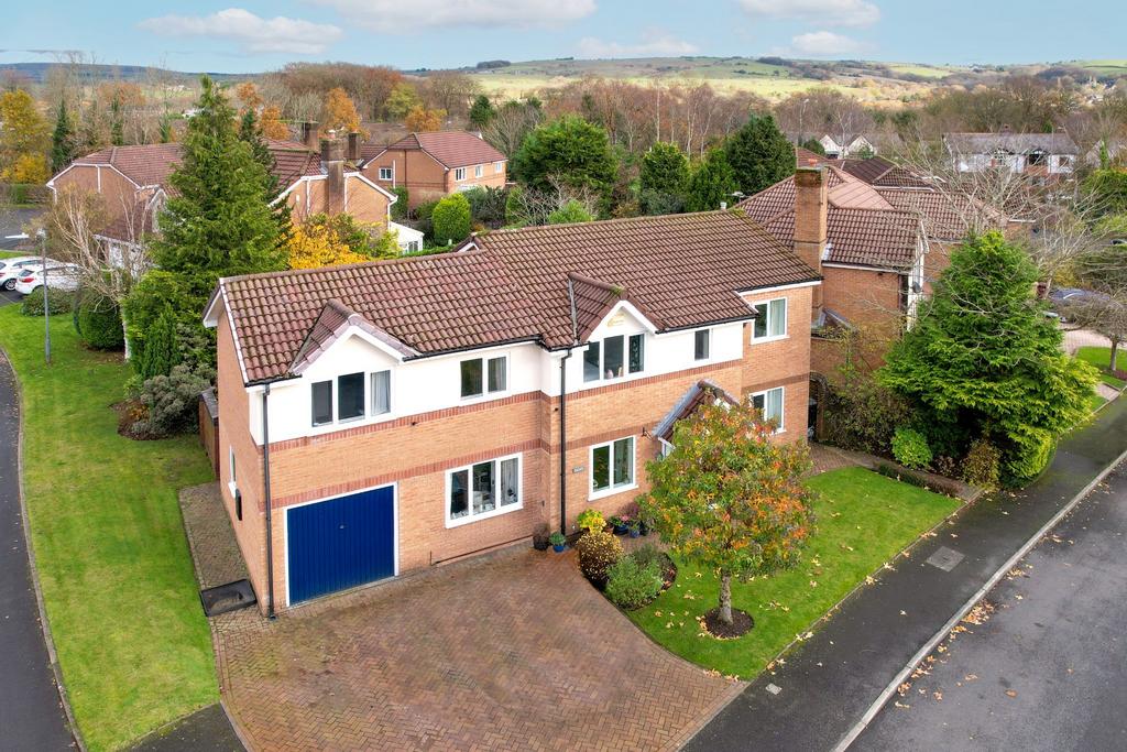 Turton Heights, Bolton, BL2 6 bed detached house for sale £535,000