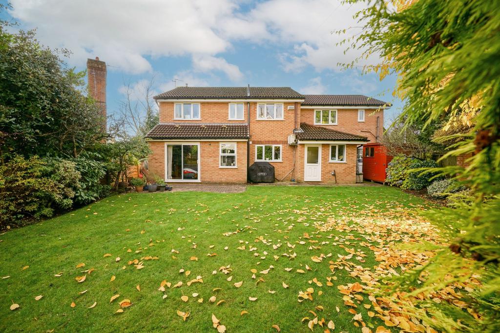 Turton Heights, Bolton, BL2 6 bed detached house for sale £535,000