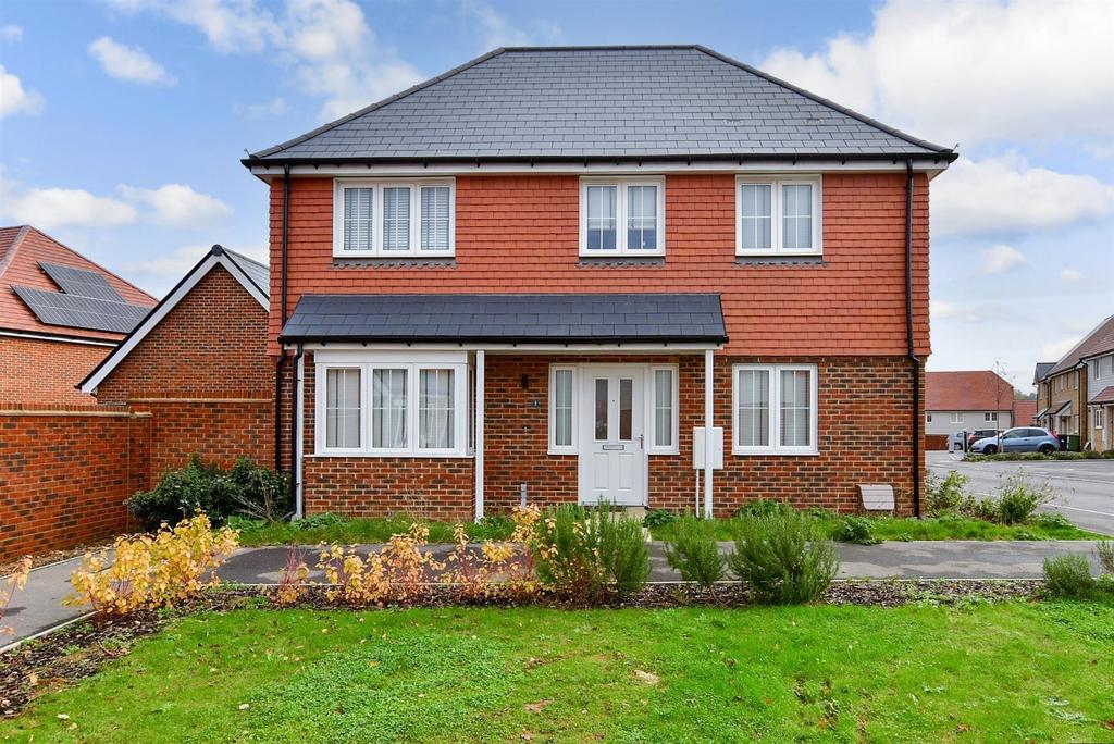 Foxglove Lane, Coxheath, Maidstone, Kent 3 bed detached house for sale £450,000