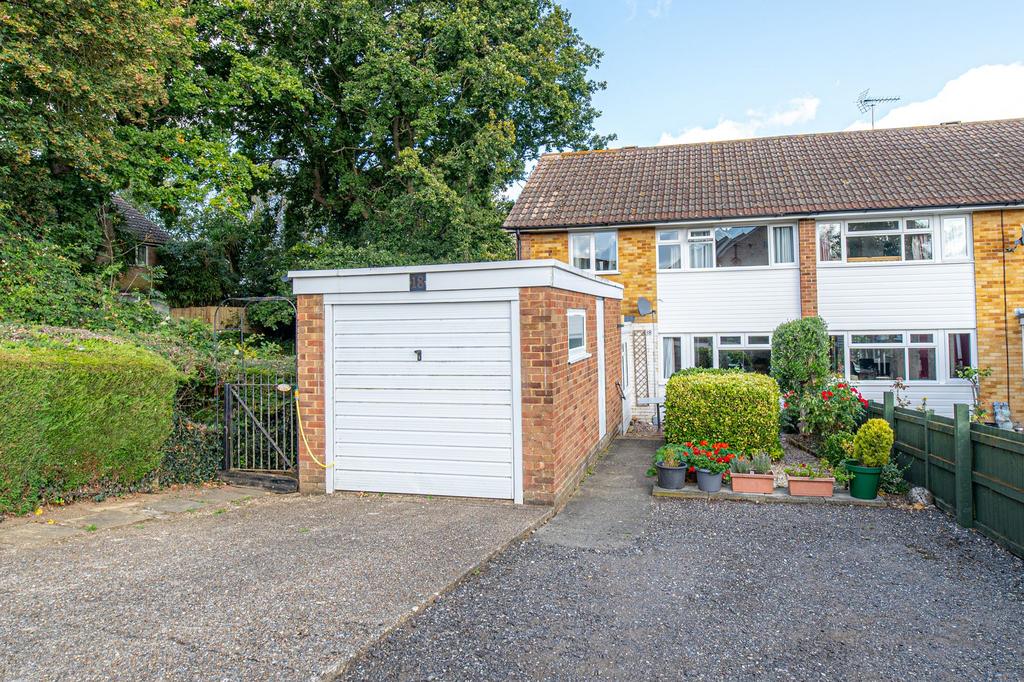 St. Marys Green, Kennington, TN24 3 bed semidetached house for sale