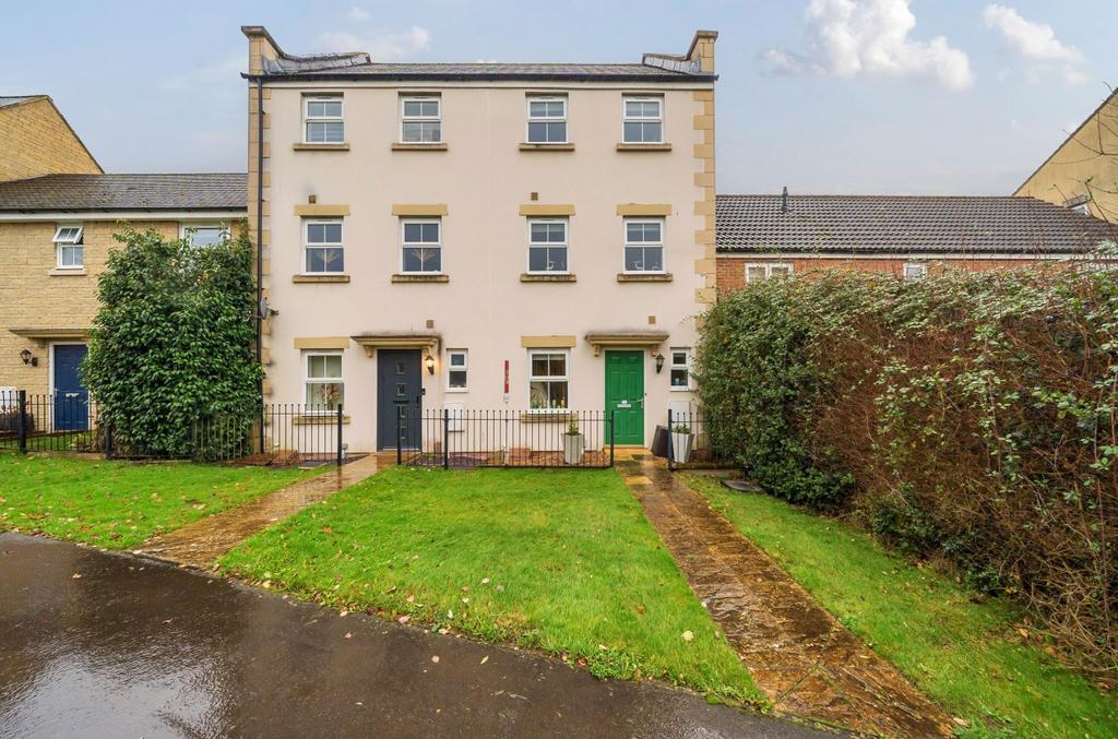Swaledale Road, Warminster, BA12 4 bed terraced house £299,999