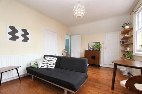 1 bedroom apartment to rent, Dukes Avenue, Muswell Hill, N10