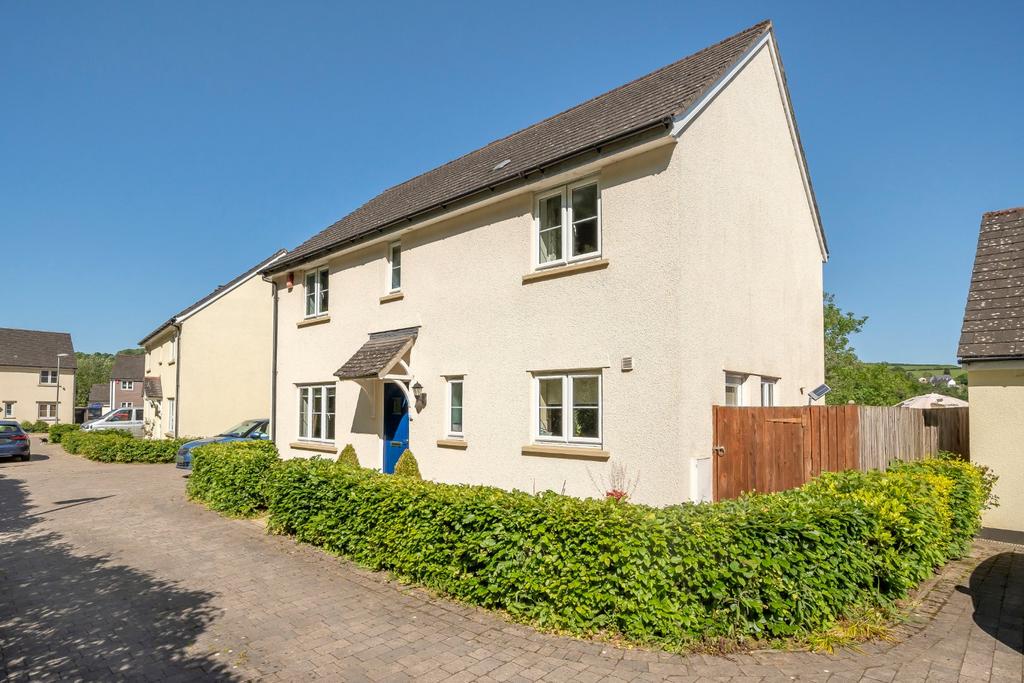 Batherm Close, Bampton, Tiverton... 4 bed detached house for sale £