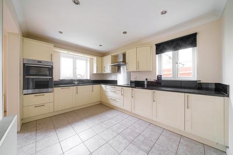 8 Batherm Close, Bampton, Tiverton, EX16 9FB