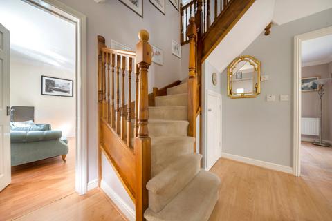 8 Batherm Close, Bampton, Tiverton, EX16 9FB