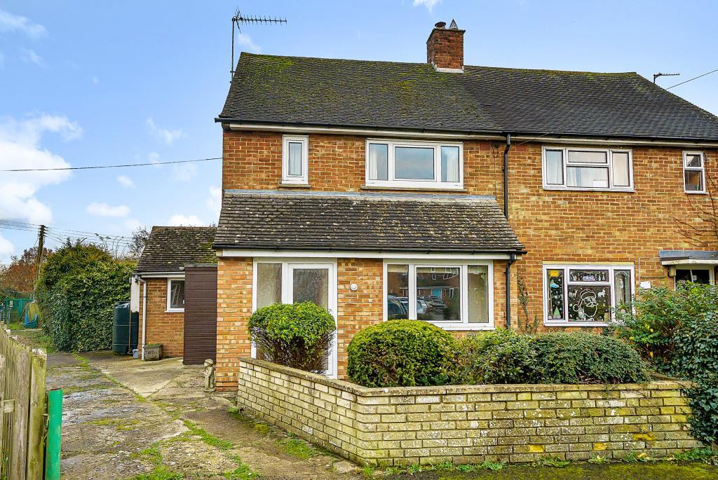 Whitchurch, Buckinghamshire, HP22 2 bed semidetached house for sale