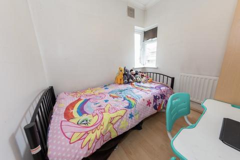 2 bedroom semi-detached house to rent - Orchard Crescent, Edgware, HA8