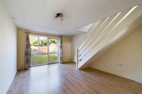 20 Armscroft Court, Gloucester, GL2 0TE