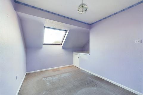 20 Armscroft Court, Gloucester, GL2 0TE