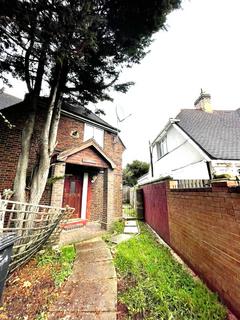 3 bedroom detached house to rent - Park Lane, London N9