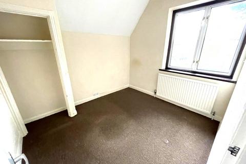 3 bedroom detached house to rent - Park Lane, London N9