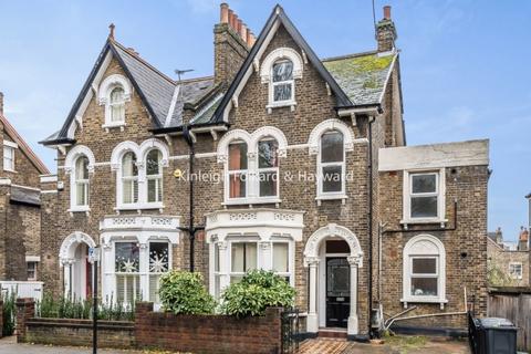 3 bedroom apartment to rent - Embleton Road London SE13