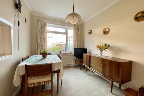 45 Berkshire Drive, Exeter, EX4 1NE