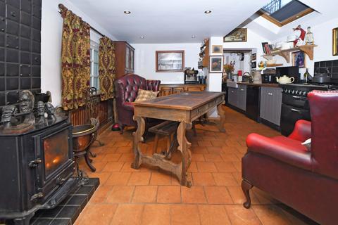 2 bedroom end of terrace house for sale, Pegs Cottage, 58 High Street, Eccleshall. ST21 6BZ