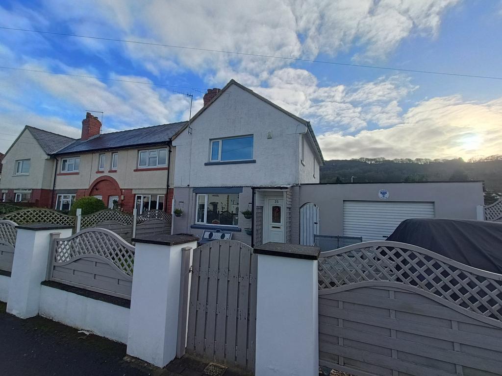 Caxton Road, Otley, LS21 2 bed end of terrace house for sale £230,000