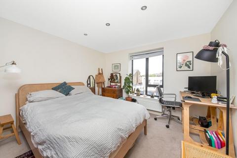 2 bedroom apartment for sale, Braxfield Road, Brockley, London, SE4
