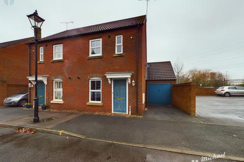 2 bedroom semi-detached house for sale - Brimmers Way, Aylesbury, Buckinghamshire