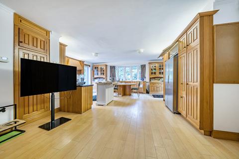 undefined, Mill Hill NW7