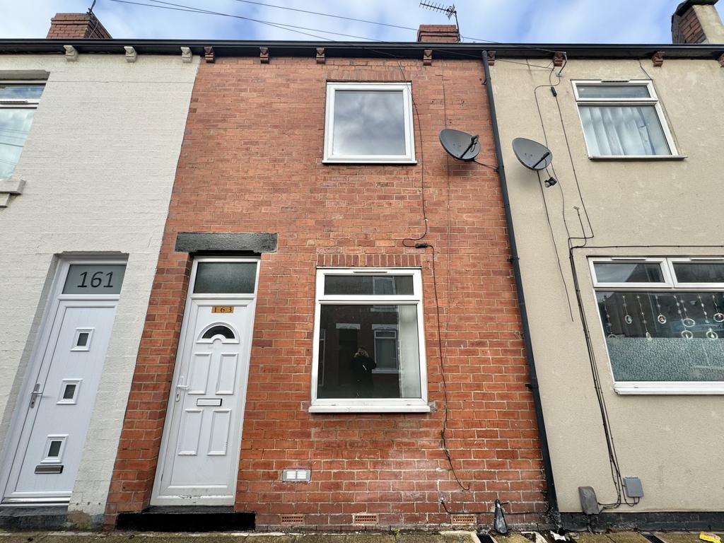 Hugh Street, Castleford 2 bed terraced house £725 pcm (£167 pw)
