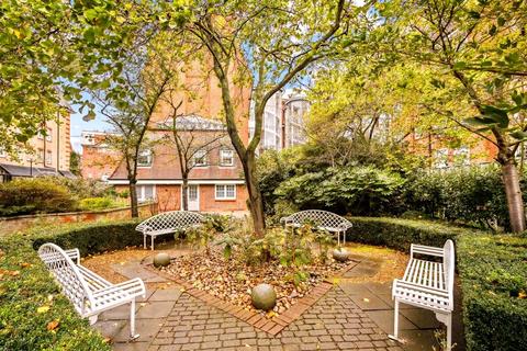 3 bedroom flat for sale - Elystan Street Chelsea SW3