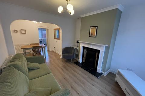 2 bedroom terraced house to rent - Worcester Road, HU5