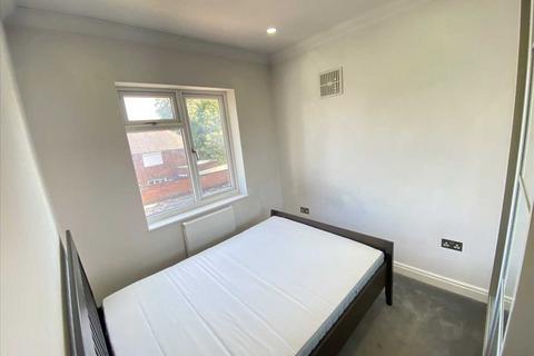 House share to rent, Perryn Road, Acton