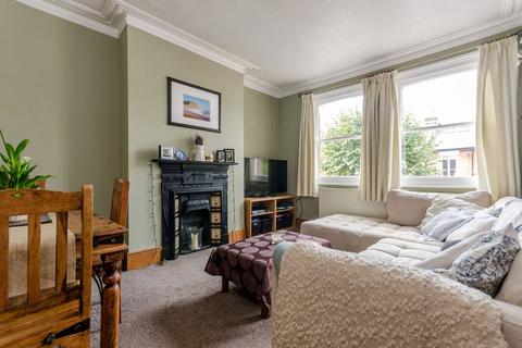 2 bedroom flat for sale, Macdonald Road, Friern Barnet, London, N11