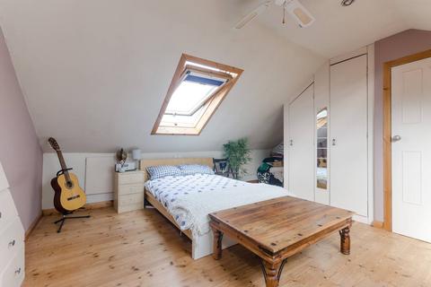 2 bedroom flat for sale, Macdonald Road, Friern Barnet, London, N11