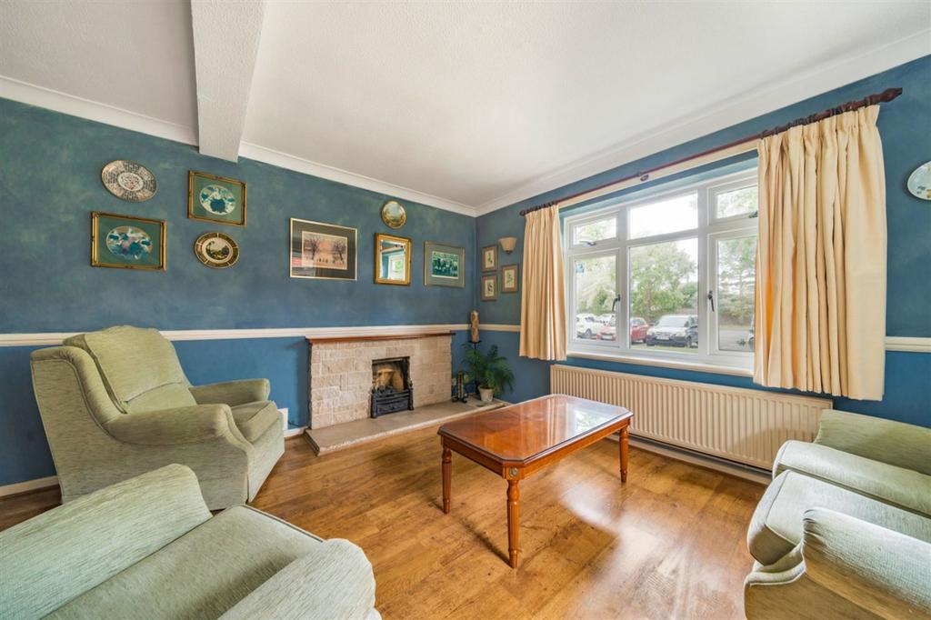 Sitting Room/Dining Room