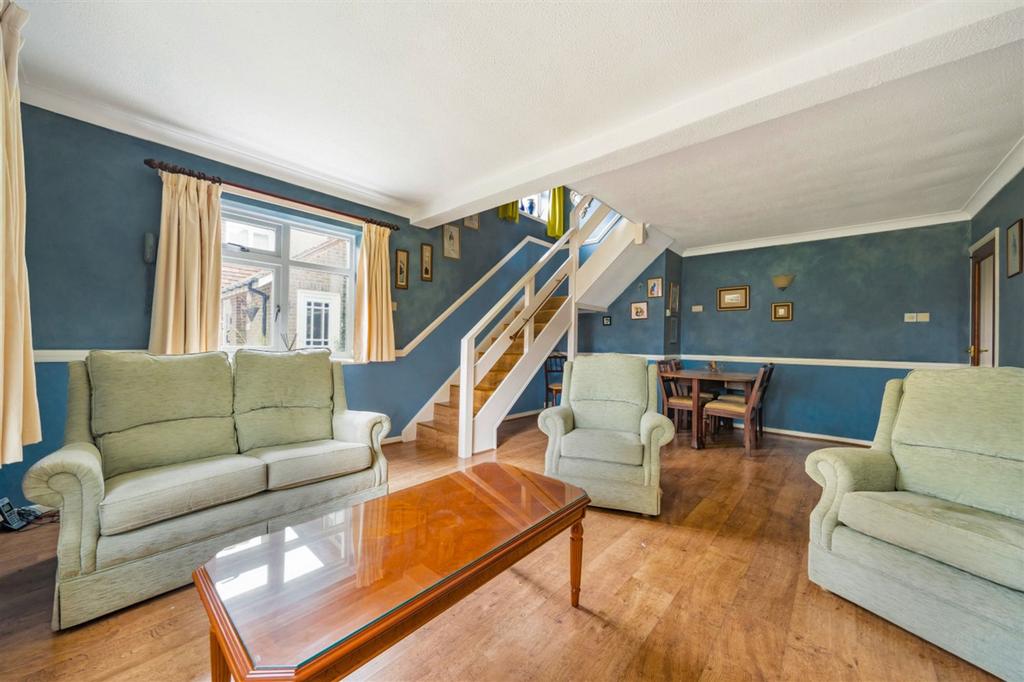 Sitting Room/Dining Room