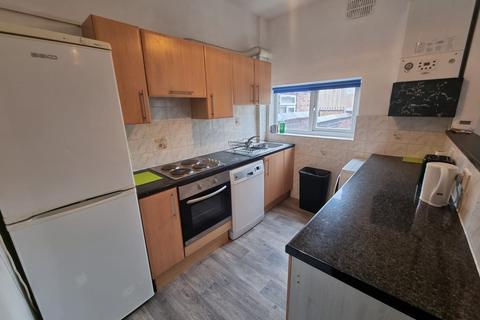 4 bedroom terraced house to rent - Olney Street, M13 0EN