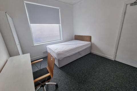 4 bedroom terraced house to rent - Olney Street, M13 0EN