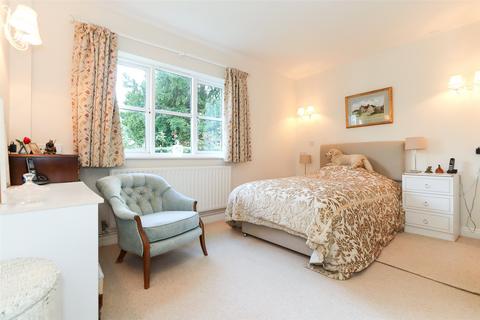 2 bedroom bungalow for sale, Marriot Terrace, Chorleywood, Rickmansworth, Hertfordshire, WD3