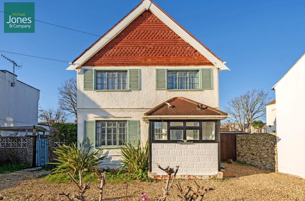 Ham Road, Worthing, West Sussex, BN11 3 bed detached house to rent £