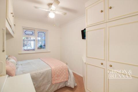 2 bedroom bungalow for sale, Bradbourne Way, Basildon, SS13