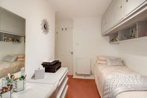 12 Bradbourne Way, Pitsea, Basildon, SS13 2DW