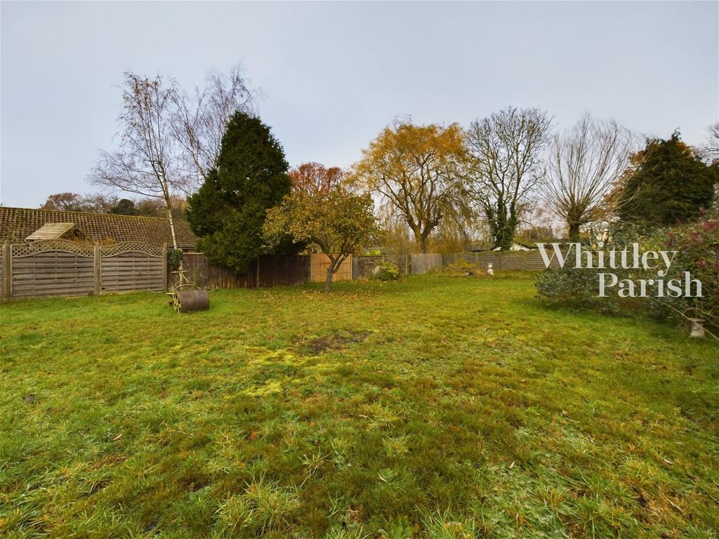Victoria Road, Diss 4 bed detached bungalow for sale £400,000