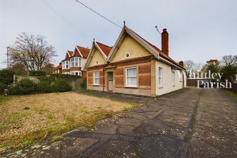 4 bedroom detached bungalow for sale - Victoria Road, Diss