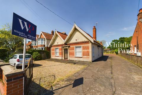 4 bedroom detached bungalow for sale, Victoria Road, Diss