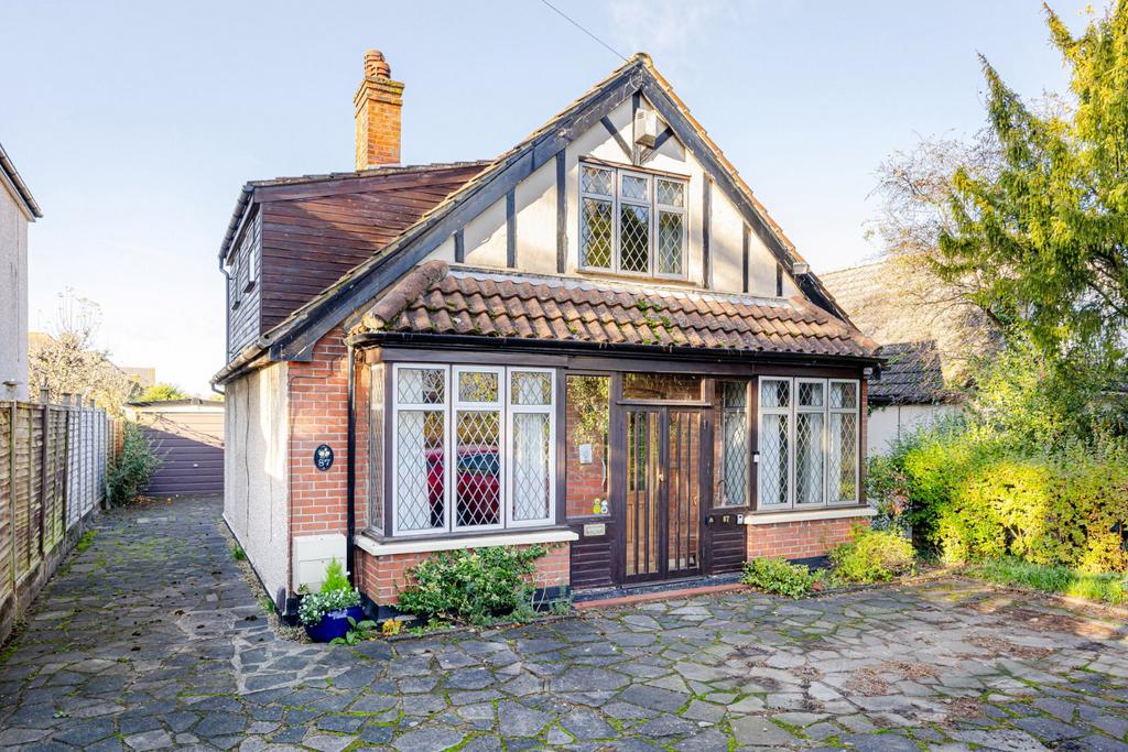 Stansted Road, Stortford, Hertfordshire, CM23 2 bed detached