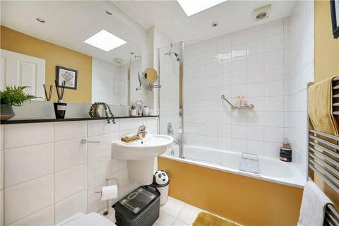 4 bedroom apartment to rent, Tottenham Road, De Beauvoir, Islington, London, N1