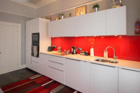 2 bedroom flat to rent, The Mount, York, YO24